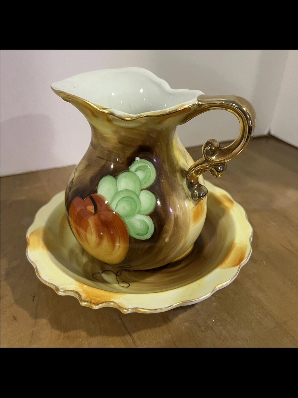 Hand-Painted Ceramic Pitcher and Basin Set — Brown and Gold Finish